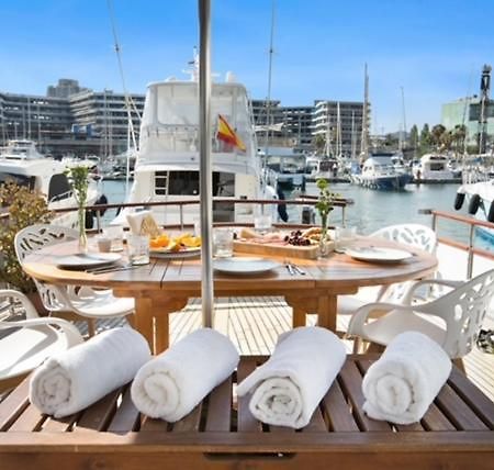 Готель Charming Boat In Barcelona - Perfect Getaway Сан-Адріа-де-Бесос Екстер'єр фото