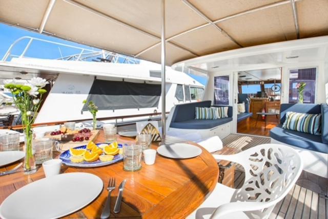 Готель Charming Boat In Barcelona - Perfect Getaway Сан-Адріа-де-Бесос Екстер'єр фото